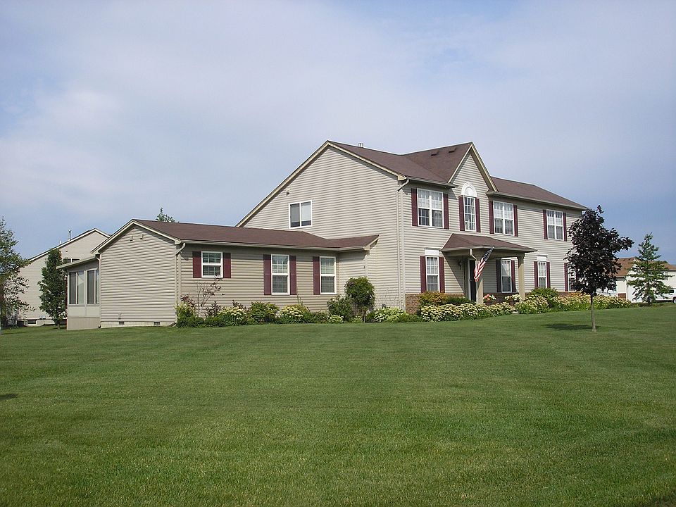 2nd image of 8080 Hidden Ponds Dr