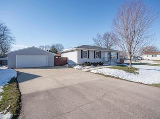 96 Corliss Ave, Elk Run Heights, IA