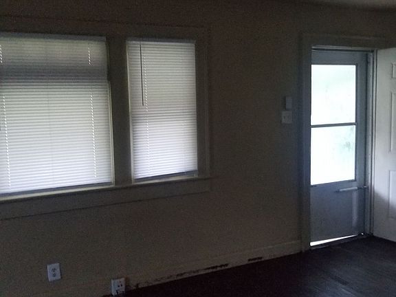 4th image of 2245 Mayfair Dr
