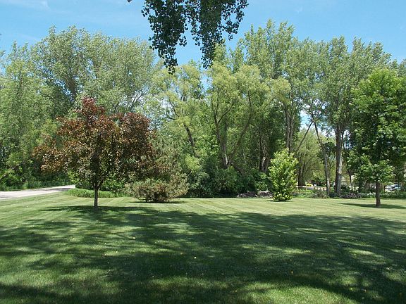 4th image of 2100 Country Club Dr Unit 7