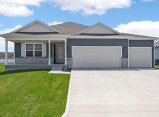 111 Sumac Dr, Palo, IA 52324