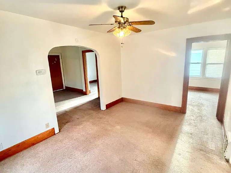 2605 Woodrow Ave — Photo 7