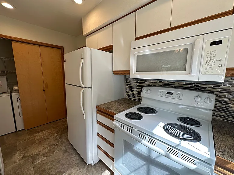 BH T 3340 — Photo 29