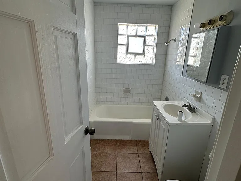 1117 Broadway Ave #3N — Photo 6