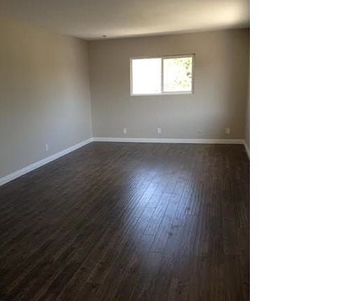 3rd image of 2319 N Catalina St APT B