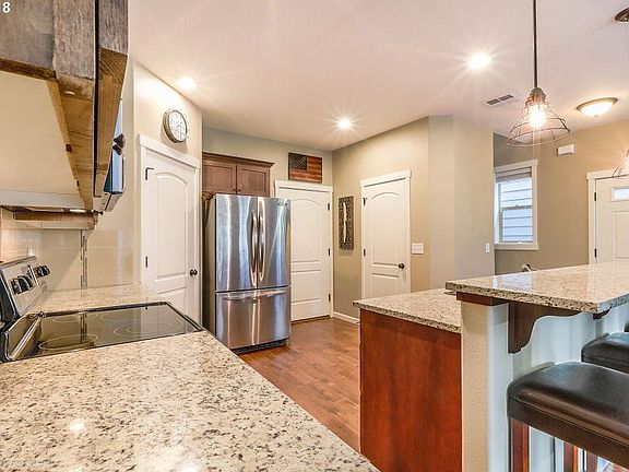5th image of 2621 NE 130th Ct