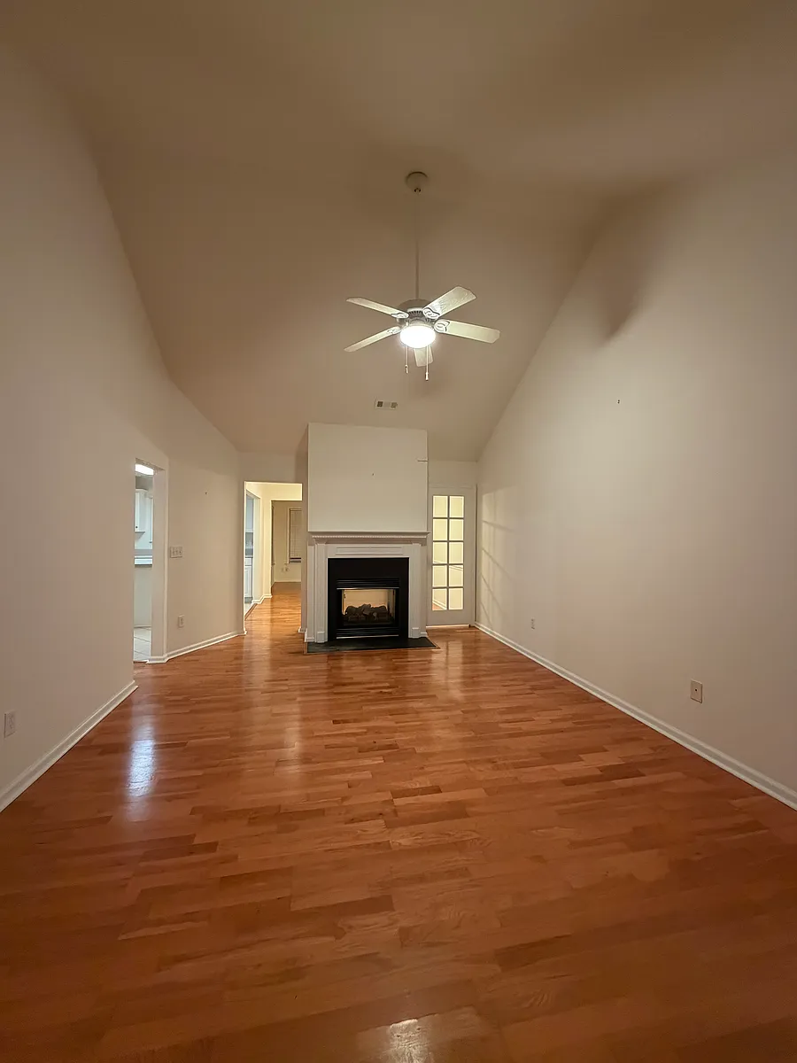 Building Photo - 312 Ivystone Dr