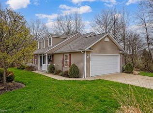 9605 Ravinia Dr, Olmsted Falls, OH 44138