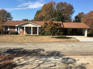 306 Springdale Dr, Royston, GA 30662