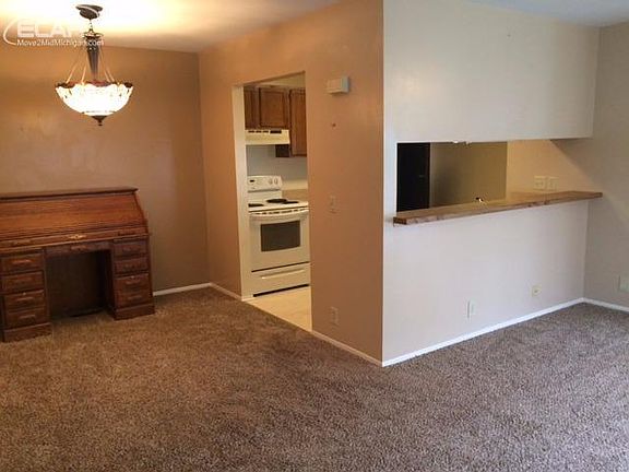 4th image of 1476 Leisure Dr