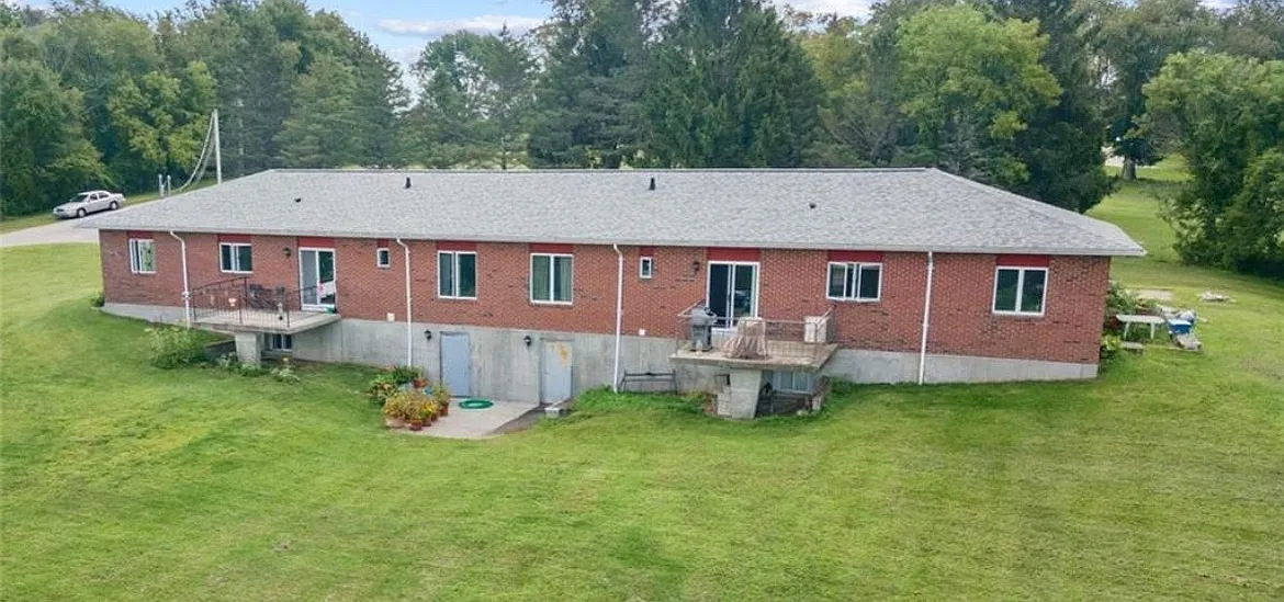 2 bed, 1.5 bath, 2400 sqft, $2,800 — Photo 4