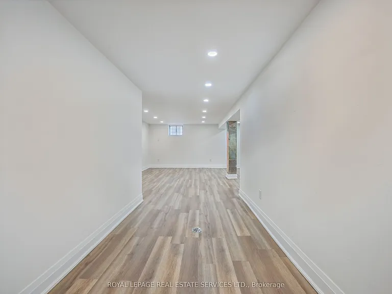 21 Holbrooke Ave — Photo 19