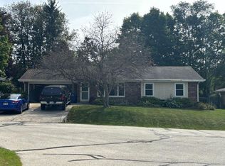 529 Highview Dr, Slinger, WI 53086