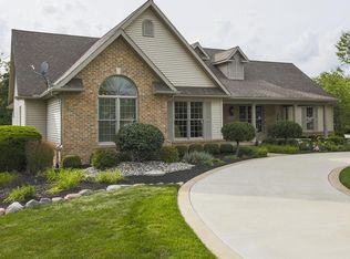 2502 Crestwood Dr, Adrian, MI 49221