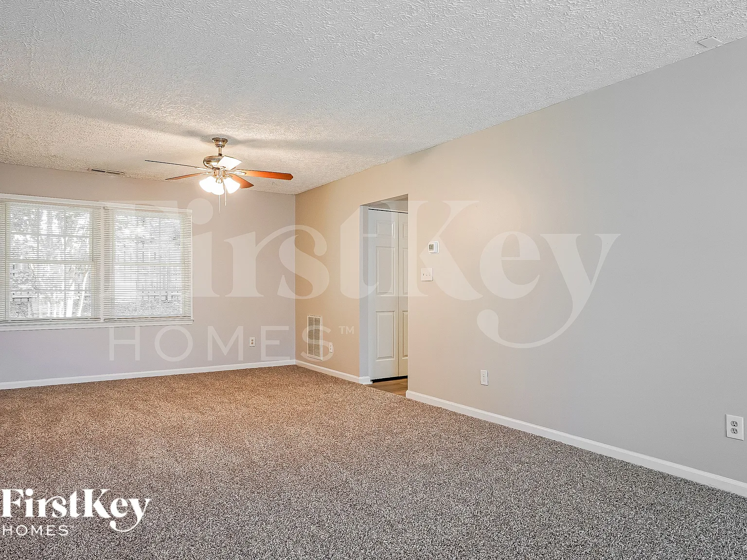 3 bed, 2.5 bath, 1661 sqft, $2,230 — Photo 3