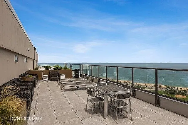 1660 N Lasalle St #3903 — Photo 17