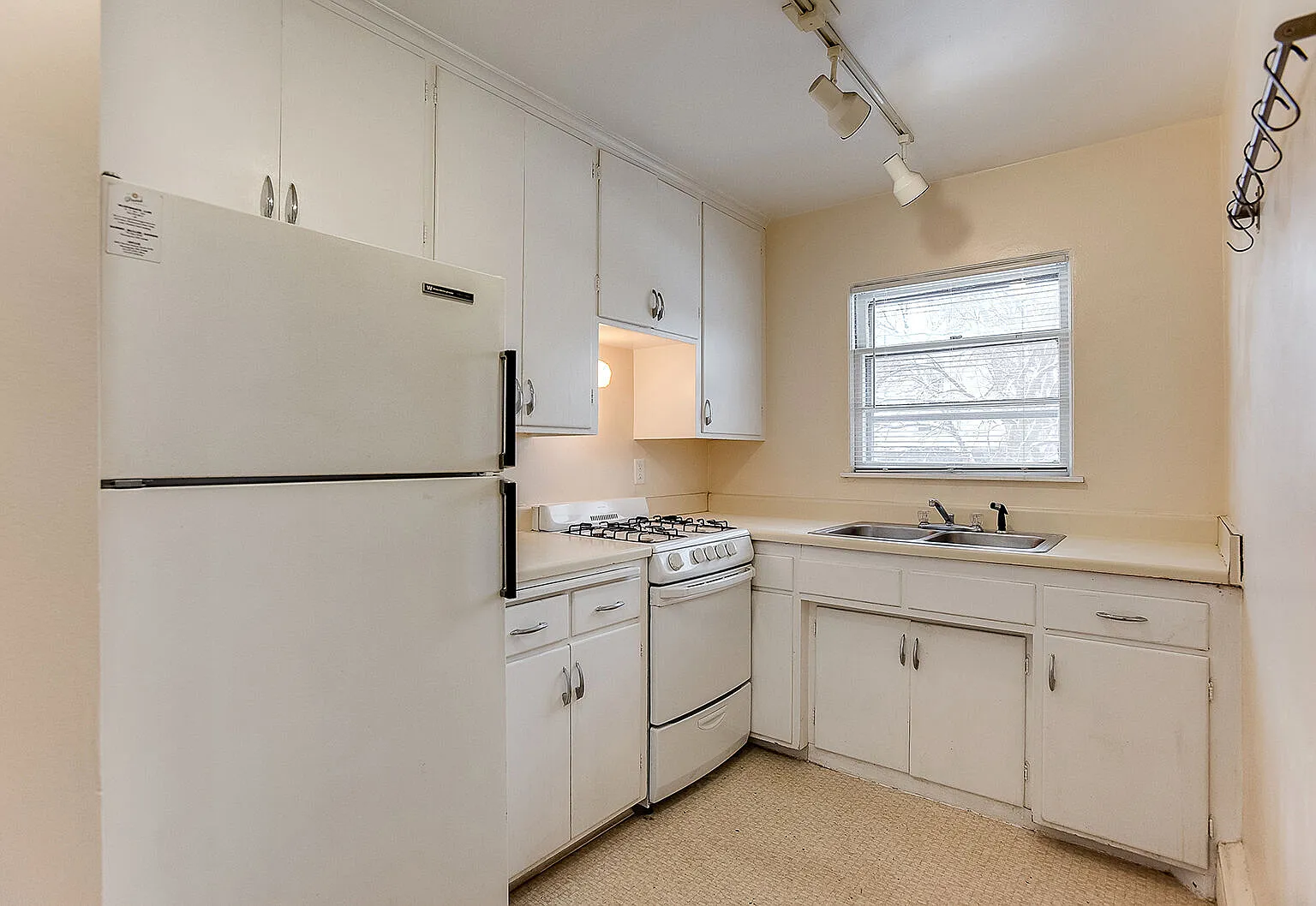 123 West 26th Street — Photo 2