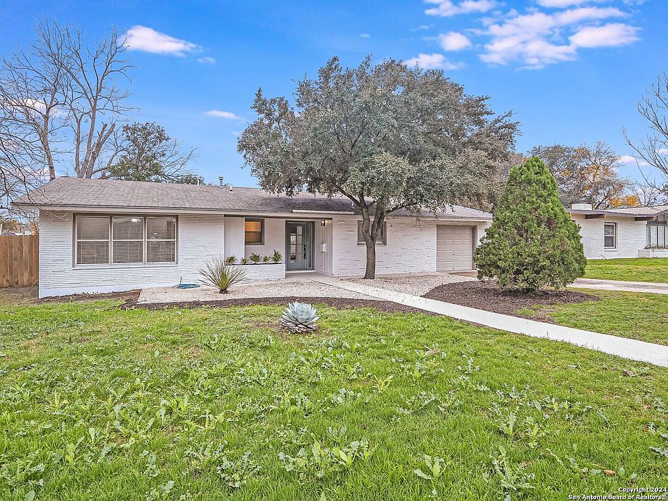 1st image of 230 Meadowood Ln