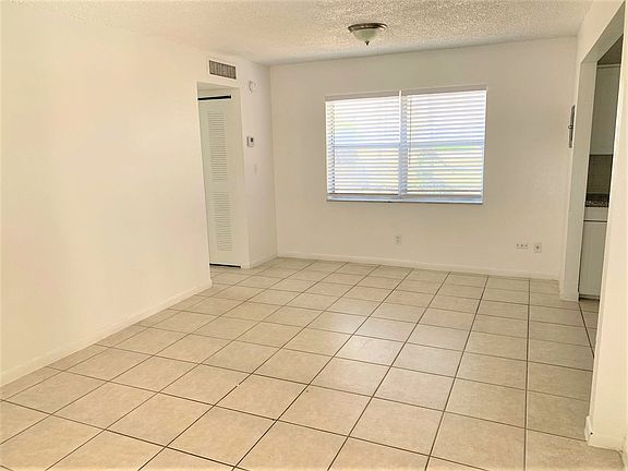 3rd image of 5831 SW 36th Ct APT 101