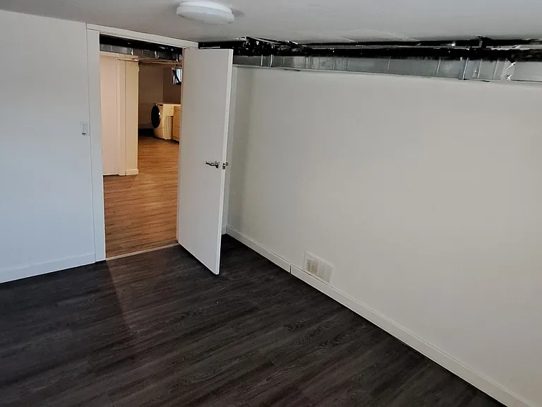 1428 Queen St — Photo 6