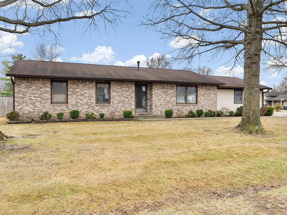 1st image of 836 Foxwood Dr