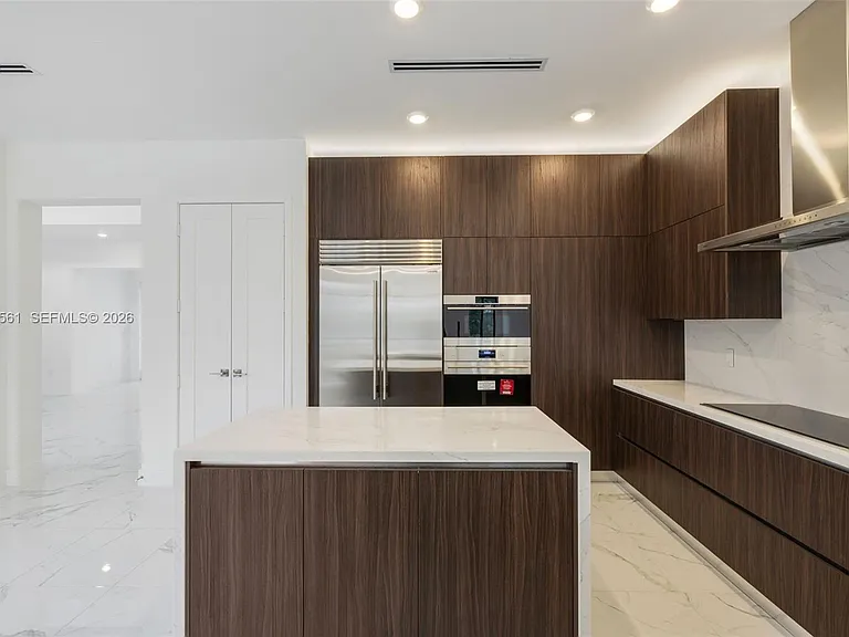 19749 NE 16th Pl — Photo 19