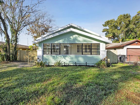 2nd image of 6 Lincoln Blvd
