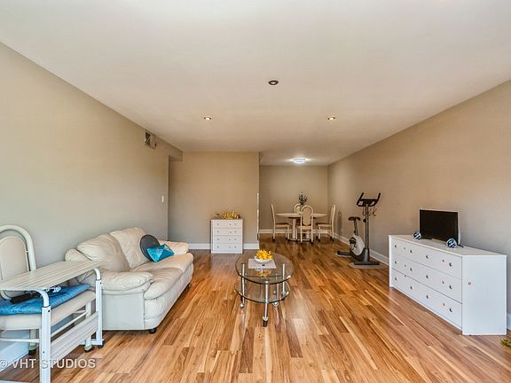 3rd image of 1623 Ashland Ave APT 5C