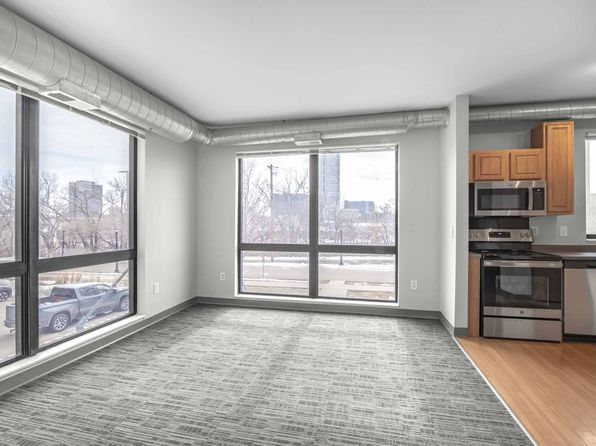 601 SE Main St #12420647