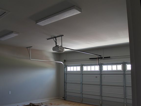 3rd image of 302 Mayberry Way