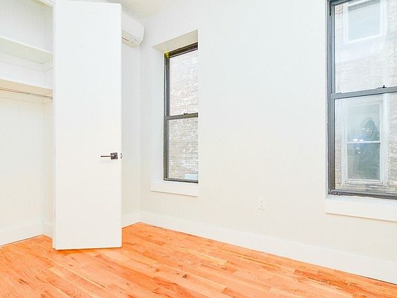 3rd image of 1671 Lincoln Pl #E3