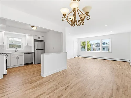 137 Kennedy Blvd Photo 1