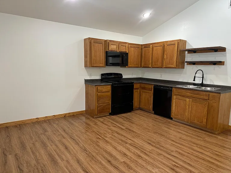 10331 Lily Dr — Photo 4