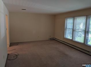 39 One #&-2, Waldwick, NJ 07463