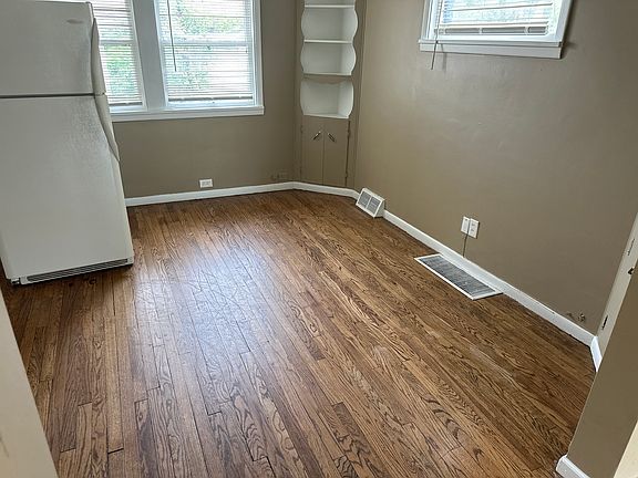 3rd image of 13625 S Parkway Dr