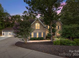 325 Silvercliff Dr, Mount Holly, NC 28120