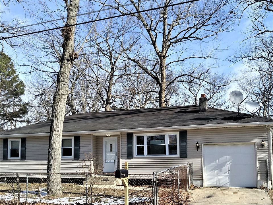 1st image of 1300 Evergreen Blvd
