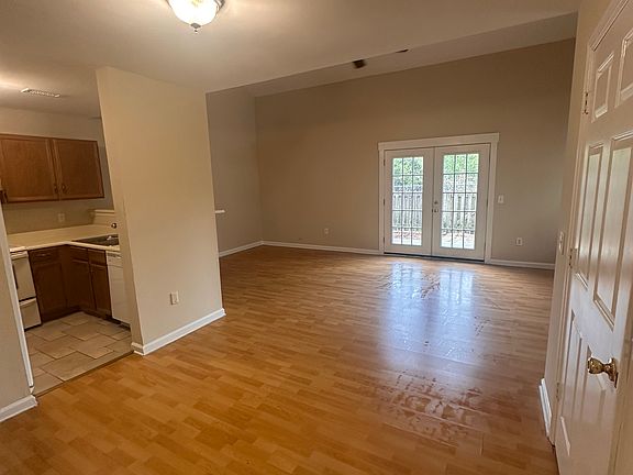4th image of 106 Lullwater Dr #A