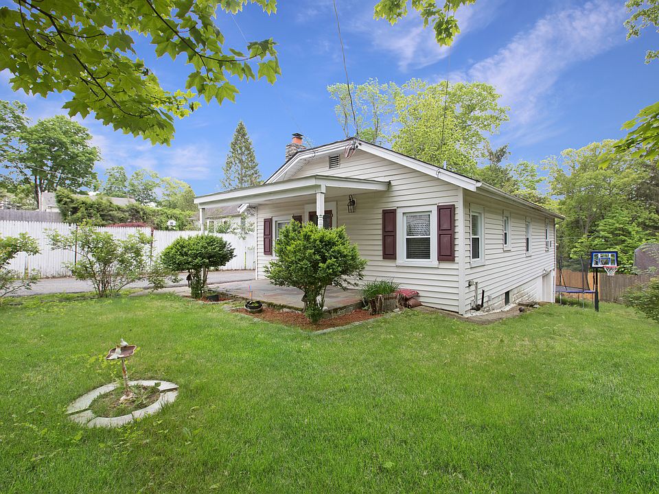 1st image of 15 Bridge Ln