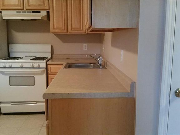 3rd image of 5 Cynthia Dr APT 21