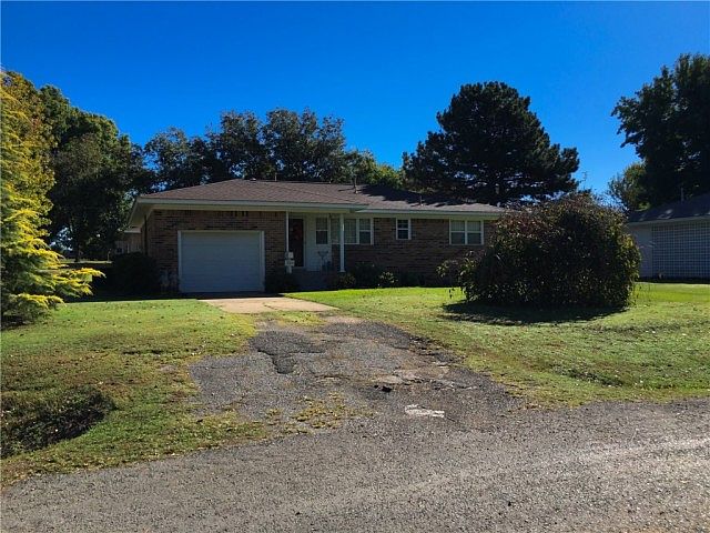 1st image of 801 S Severs Ave