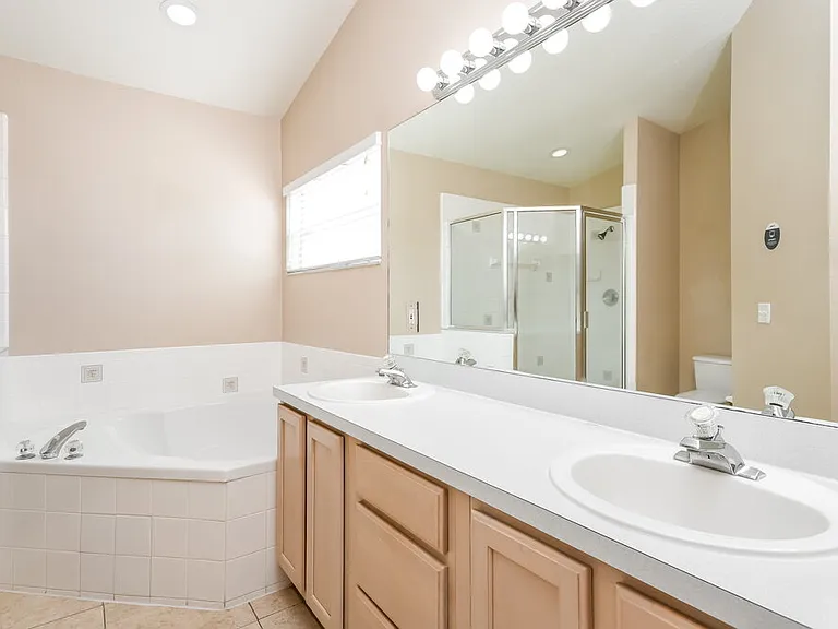 2318 Sweetwater Blvd — Photo 14