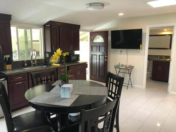 3346 Kanaina Ave #B, Honolulu, HI 96815