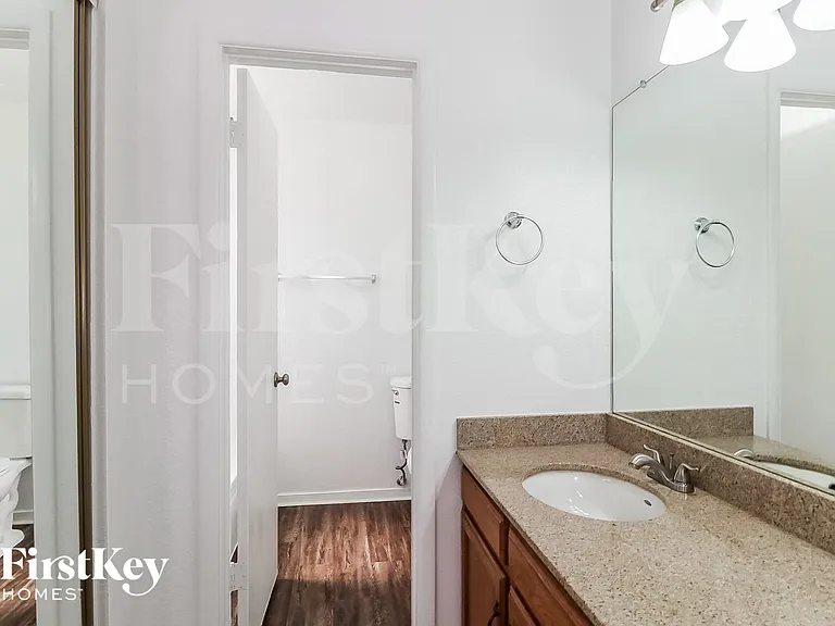 19229 N 6th St — Photo 14