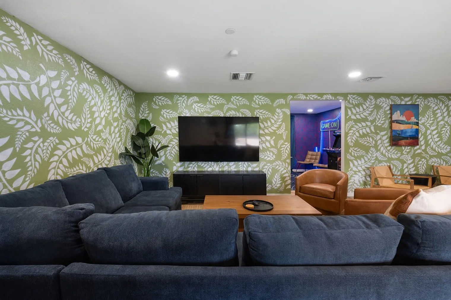 8 bed, 3.0 bath, 3993 sqft, $26,144 — Photo 1
