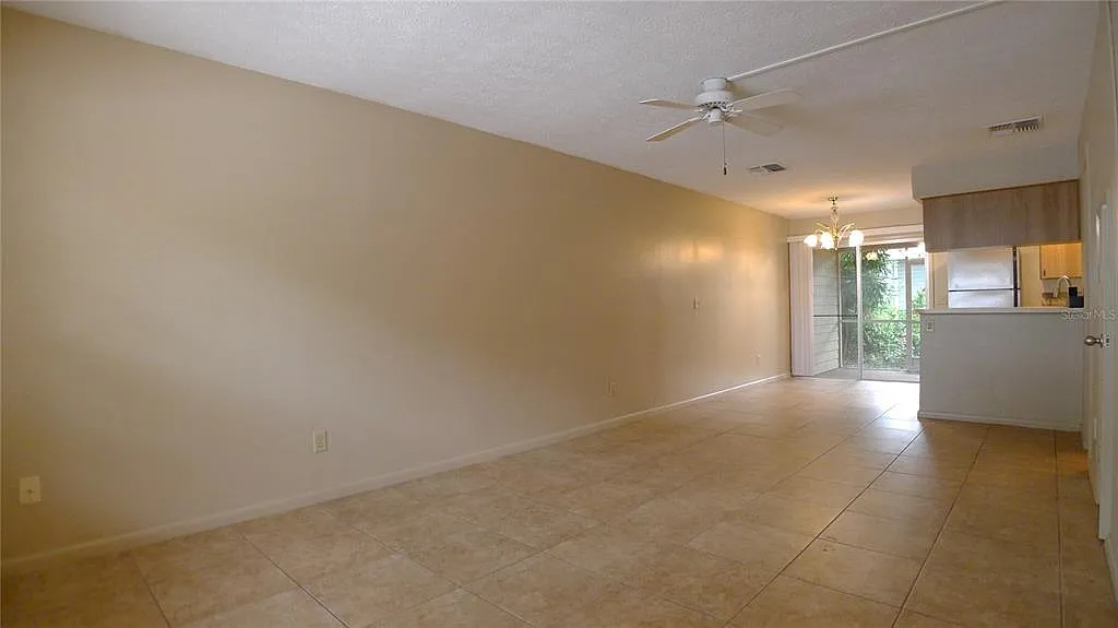 2 bed, 1.5 bath, 1020 sqft, $1,725 — Photo 2