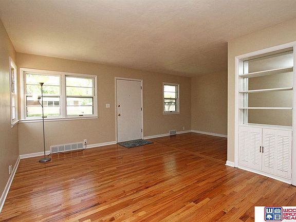 3rd image of 2316 Scott Ave