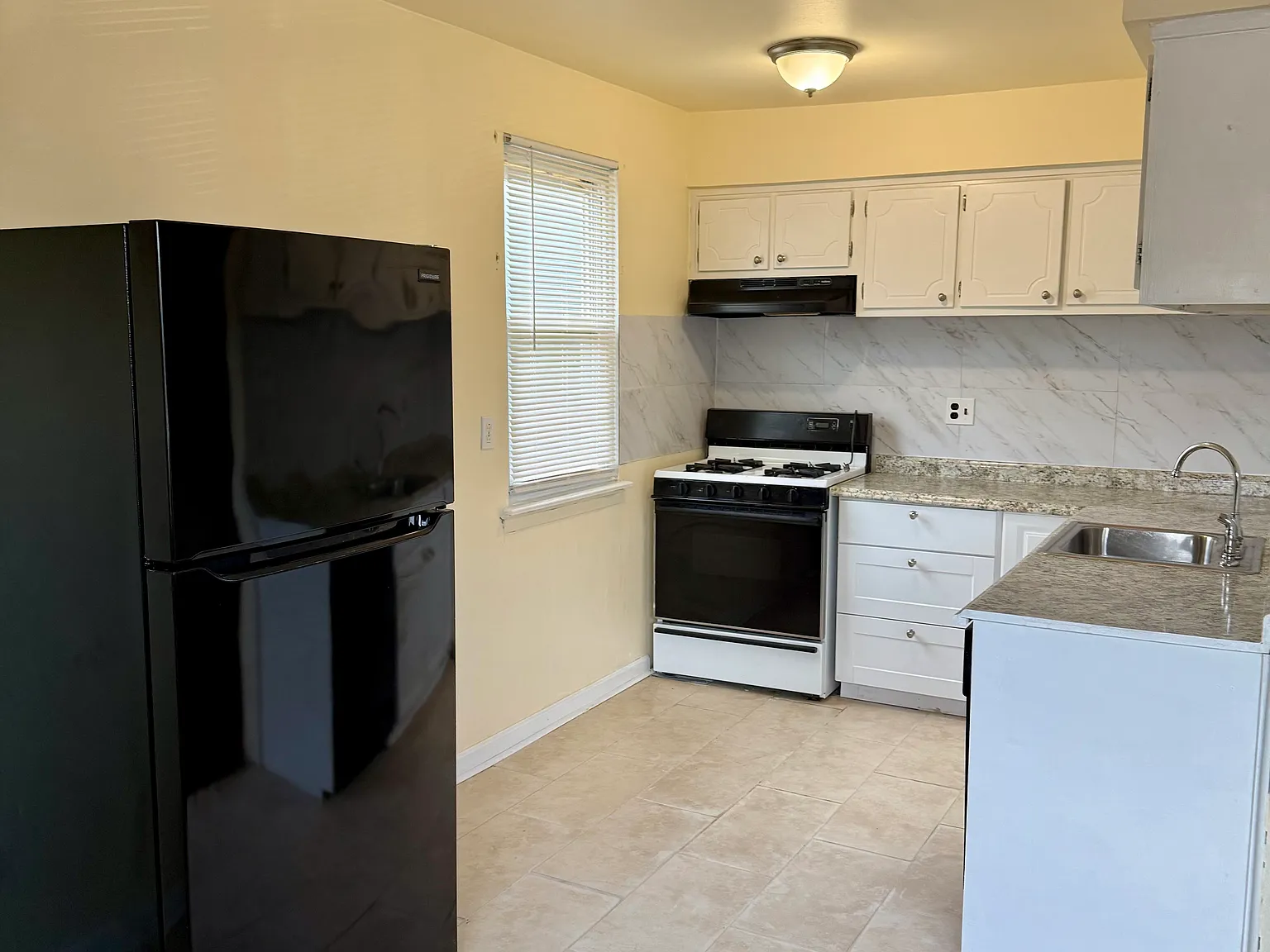 4 bed, 1784 sqft, $1,500 — Photo 1