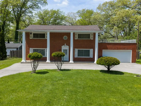 2730 Carmen St, Portage, IN 46368