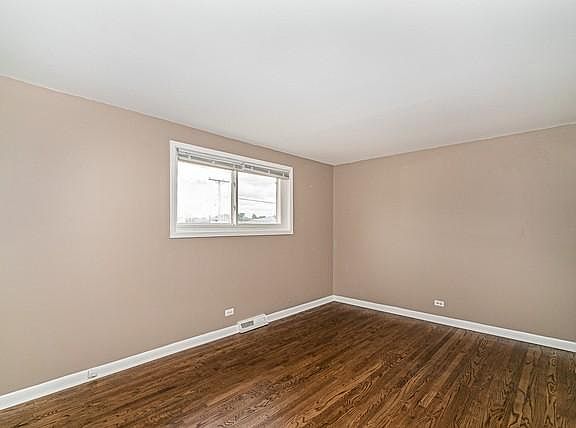 5th image of 521 James Ct Unit D